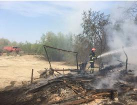 Incendiu în judeţul Tulcea. Unde şi cu ce forţe de intervenţie acţionează pompierii (galerie foto)