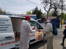 Creştinii, îndemnaţi de Asociaţia „Suflete deschise“ şi Arimex Comexim 2000 SRL să facă fapte bune - „Fii bun! Fii miracolul!“ (galerie foto)   