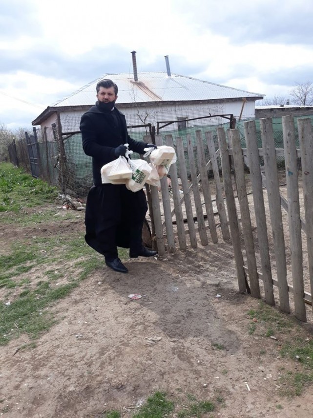 constantaestebine fotbalistul alexandru cicaldau de la universitatea craiova s a alaturat campaniei caritabile constantaestebine fotbalistul alexandru cicaldau de la universitatea craiova s a alaturat campaniei caritabile