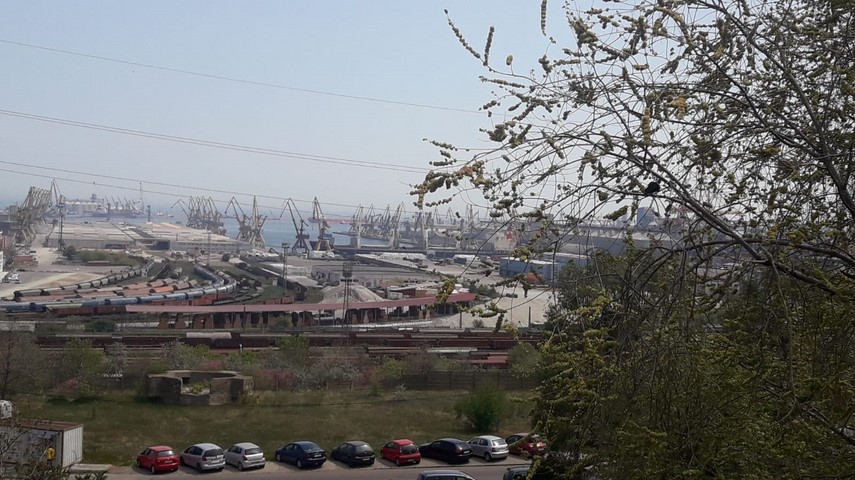 constantaestebine fotoreportaj imagini de la balcoanele constantenilor cu ce peisaje isi alina oamenii constantaestebine fotoreportaj imagini de la balcoanele constantenilor cu ce peisaje isi alina oamenii