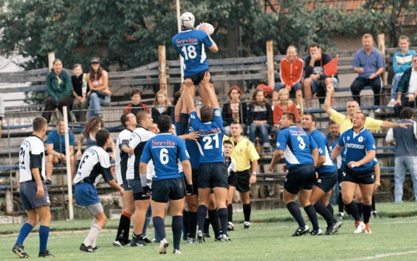 debutul arbitrului robert diaconescu la centru in prima liga acum 14 ani copile esti pe drumul cel bun debutul arbitrului robert diaconescu la centru in prima liga acum 14 ani copile esti pe drumul cel bun