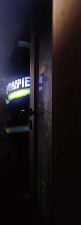 o garsoniera din tulcea s a facut scrum de la o candela uitata aprinsa galerie foto 717568 o garsoniera din tulcea s a facut scrum de la o candela uitata aprinsa galerie foto 717568