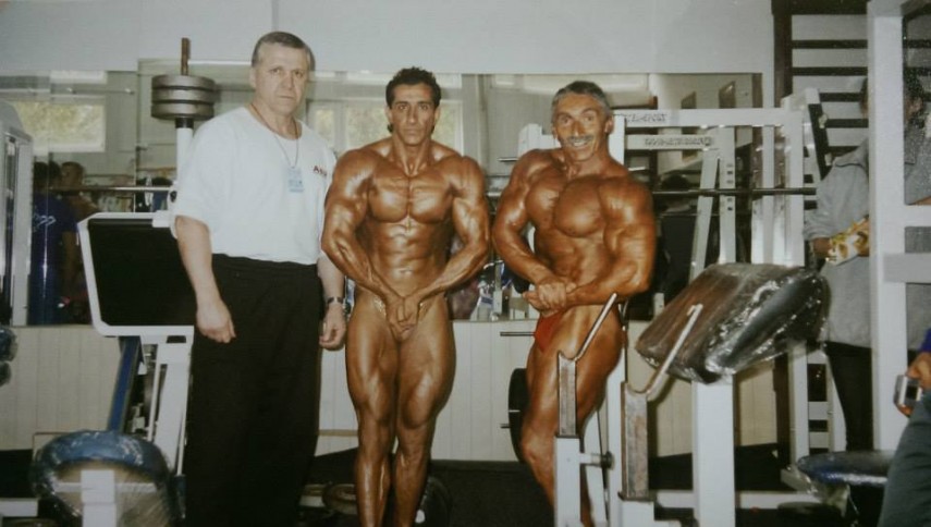 imagini rare celebrul culturist cristian mihailescu student la 20 de ani cu cine a fost coleg de camera imagini rare celebrul culturist cristian mihailescu student la 20 de ani cu cine a fost coleg de camera