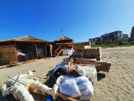 Constănțeanul supărat După scandalul beach-bar-urilor ridicate ilegal, locuitorii din Faleză Nord cer să fie consultați în legătură cu amenajările de pe plajă