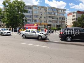 Constanța Carambol pe bulevardul Alexandru Lăpușneanu. Trei mașini s-au ciocnit în lanț (galerie foto)   