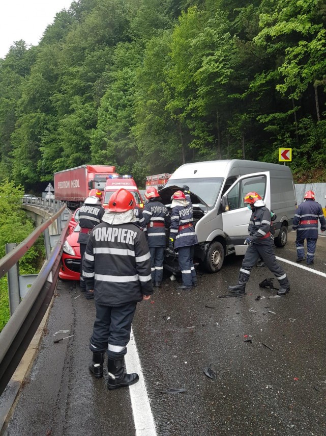 accident rutier grav in comarnic galerie foto 720119 accident rutier grav in comarnic galerie foto 720119