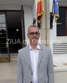 Deputatul Stelian Ion face declarații înainte de ședința de CLM Constanţa. Acesta a mai cerut Guvernului să revină a asupra măsurilor legate de accesul pe plaje     