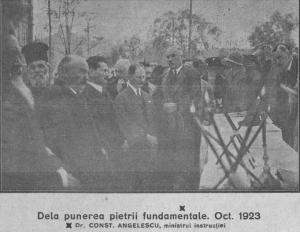 #DobrogeaDigitală – Anuarul Liceului „Mircea cel Bătrân\