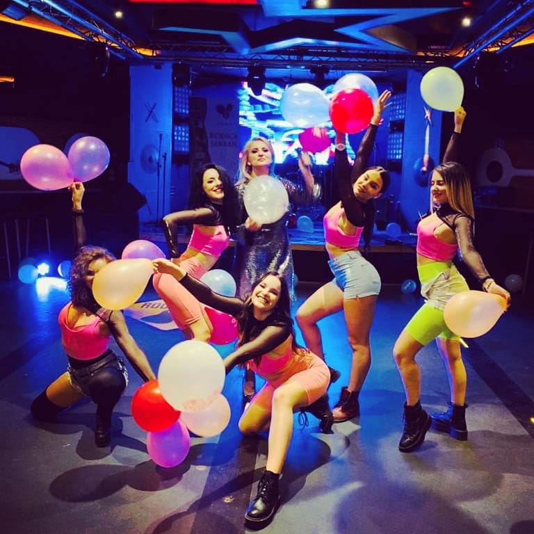 constanta fosta gimnasta malina milea a fost inclusa in trupa de dans cabaret prestige galerie foto video constanta fosta gimnasta malina milea a fost inclusa in trupa de dans cabaret prestige galerie foto video