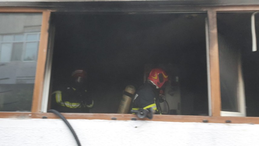 orice viata conteaza catel salvat dintr un incendiu de pompierii constanteni galerie foto 721473 orice viata conteaza catel salvat dintr un incendiu de pompierii constanteni galerie foto 721473