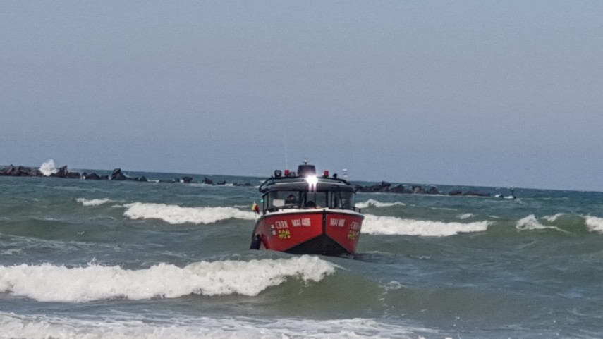 alerta isu doua persoane in pericol de inec in mamaia 722494 alerta isu doua persoane in pericol de inec in mamaia 722494