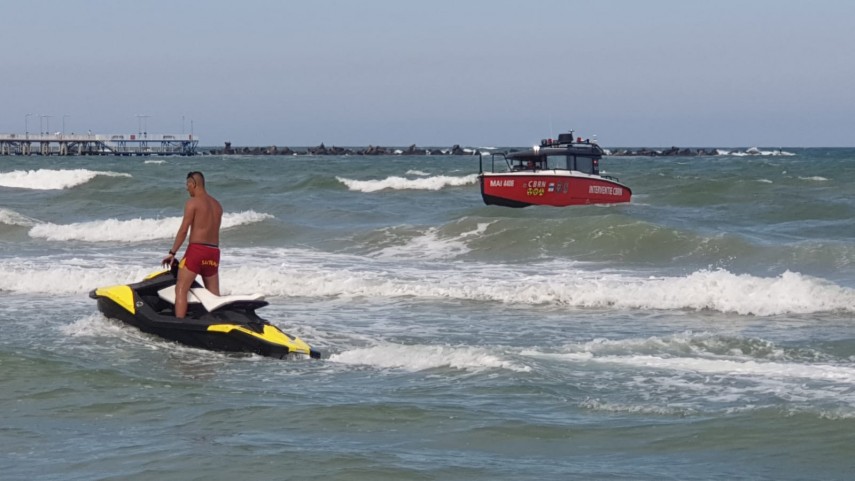 alerta isu doua persoane in pericol de inec in mamaia 722494 alerta isu doua persoane in pericol de inec in mamaia 722494