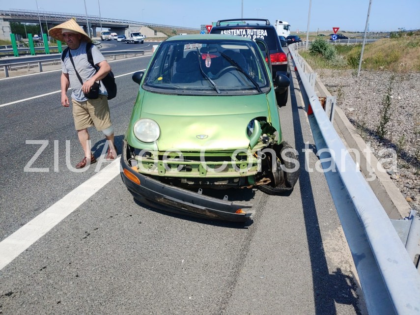 atentie soferi accident rutier la sensul giratoriu din agigea la intrare pe a4 722766 atentie soferi accident rutier la sensul giratoriu din agigea la intrare pe a4 722766