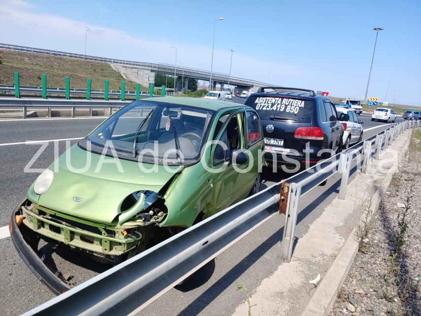 atentie soferi accident rutier la sensul giratoriu din agigea la intrare pe a4 722766 atentie soferi accident rutier la sensul giratoriu din agigea la intrare pe a4 722766