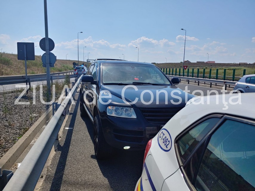 atentie soferi accident rutier la sensul giratoriu din agigea la intrare pe a4 722766 atentie soferi accident rutier la sensul giratoriu din agigea la intrare pe a4 722766