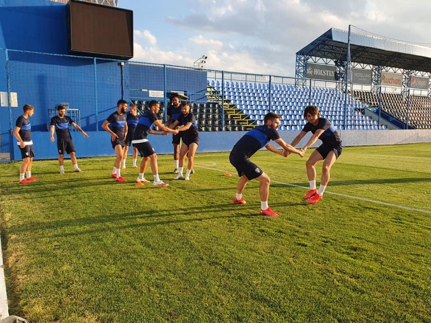 liderul fc viitorul intalneste lanterna rosie dinamo in meciul din returul sezonului regulat louis munteanu liderul fc viitorul intalneste lanterna rosie dinamo in meciul din returul sezonului regulat louis munteanu