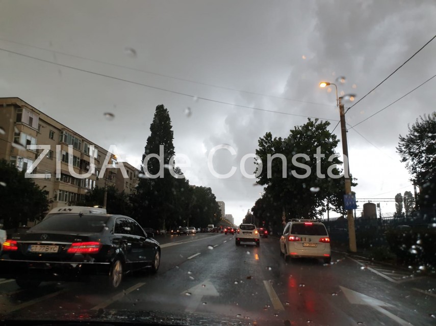 fotoreportaj municipiul constanta racorit de o ploaie tropicala s a intunecat brusc 723434