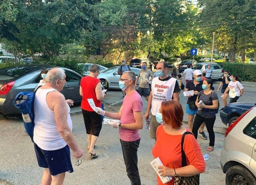 strada cu strada schimbam constanta incursiune in cartierul faleza nord a candidatului aliantei usr plus strada cu strada schimbam constanta incursiune in cartierul faleza nord a candidatului aliantei usr plus