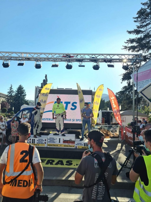a pilotat din nou bolidul renault clio v6 trophy pilotul emil ghinea pe podium la prima etapa a campionatului a pilotat din nou bolidul renault clio v6 trophy pilotul emil ghinea pe podium la prima etapa a campionatului