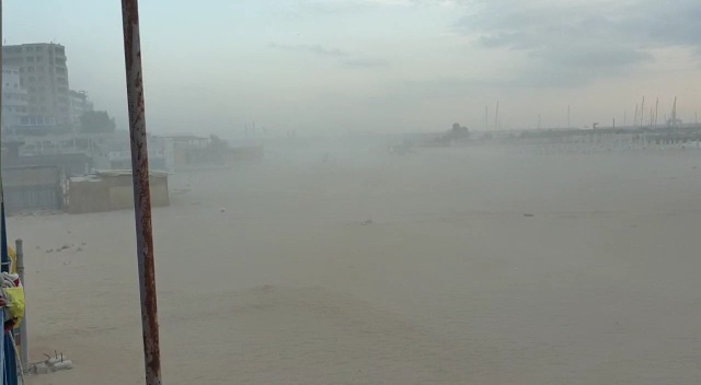 e cod galben pe litoral vantul se manifesta cu putere si pe plaja de la eforie nord galerie foto video e cod galben pe litoral vantul se manifesta cu putere si pe plaja de la eforie nord galerie foto video