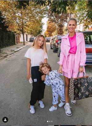 Andreea Bănică, în prima zi de școală alături de fiica ei 