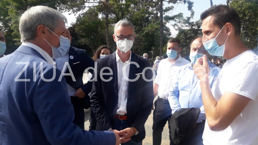 live text alegerilocale2020 dacian ciolos prezent la constanta usr plus constanta conferinta langa statuia live text alegerilocale2020 dacian ciolos prezent la constanta usr plus constanta conferinta langa statuia