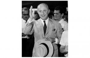 24 octombrie 1957 – Se stinge din viață designerul Christian Dior. A revoluționat moda după ce i-a spus o ghicitoare