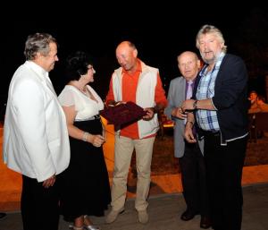 Băsescu scria de mic!