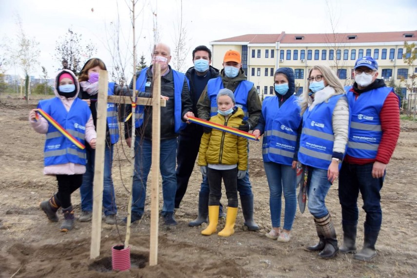 constanta restart a plantat din nou viata in ovidius park in memoria dr chemal taner 732879 constanta restart a plantat din nou viata in ovidius park in memoria dr chemal taner 732879