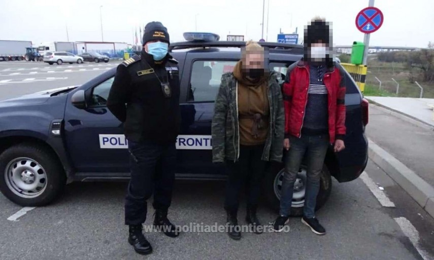 mai multi cetateni marocani si libieni ascunsi pe sasiul unor autovehicule depistati de politia de frontiera mai multi cetateni marocani si libieni ascunsi pe sasiul unor autovehicule depistati de politia de frontiera