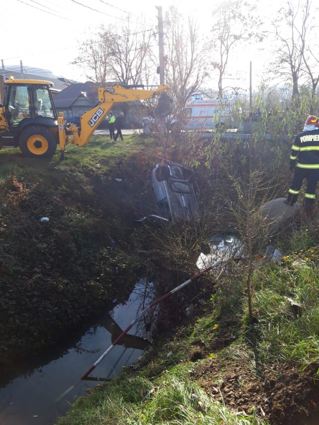 judetul suceava accident rutier grav un barbat a murit dupa ce a cazut cu masina pe cupola intr un parau judetul suceava accident rutier grav un barbat a murit dupa ce a cazut cu masina pe cupola intr un parau