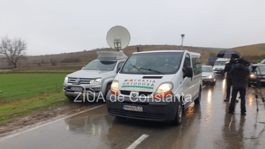 pelerinajul la pestera sfantului andrei se desfasoara in conditii speciale imagini de la fata locului pelerinajul la pestera sfantului andrei se desfasoara in conditii speciale imagini de la fata locului