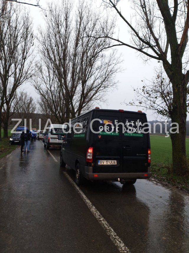 pelerinajul la pestera sfantului andrei se desfasoara in conditii speciale imagini de la fata locului pelerinajul la pestera sfantului andrei se desfasoara in conditii speciale imagini de la fata locului