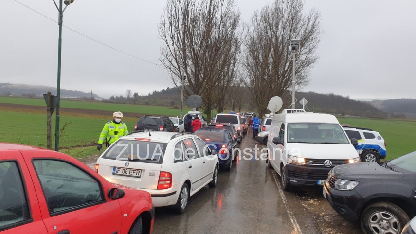 pelerinajul la pestera sfantului andrei se desfasoara in conditii speciale imagini de la fata locului pelerinajul la pestera sfantului andrei se desfasoara in conditii speciale imagini de la fata locului