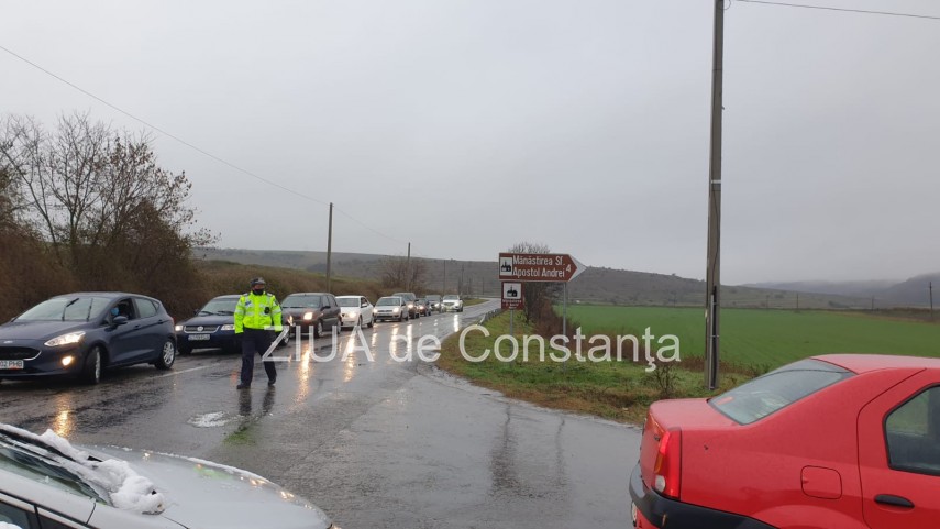 pelerinajul la pestera sfantului andrei se desfasoara in conditii speciale imagini de la fata locului pelerinajul la pestera sfantului andrei se desfasoara in conditii speciale imagini de la fata locului