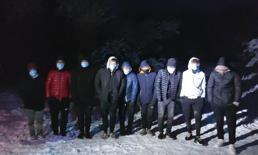 transfugi irakieni si turci prinsi la negru voda cand incercau sa treaca ilegal frontiera 734700 transfugi irakieni si turci prinsi la negru voda cand incercau sa treaca ilegal frontiera 734700