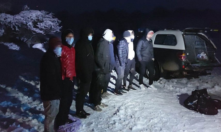 transfugi irakieni si turci prinsi la negru voda cand incercau sa treaca ilegal frontiera 734700 transfugi irakieni si turci prinsi la negru voda cand incercau sa treaca ilegal frontiera 734700