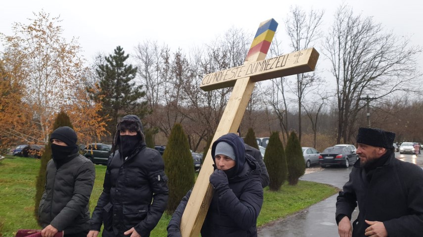 pelerinaj cu crucea in spate pana la pesterea sfantului andrei din judetul constanta 734603 pelerinaj cu crucea in spate pana la pesterea sfantului andrei din judetul constanta 734603