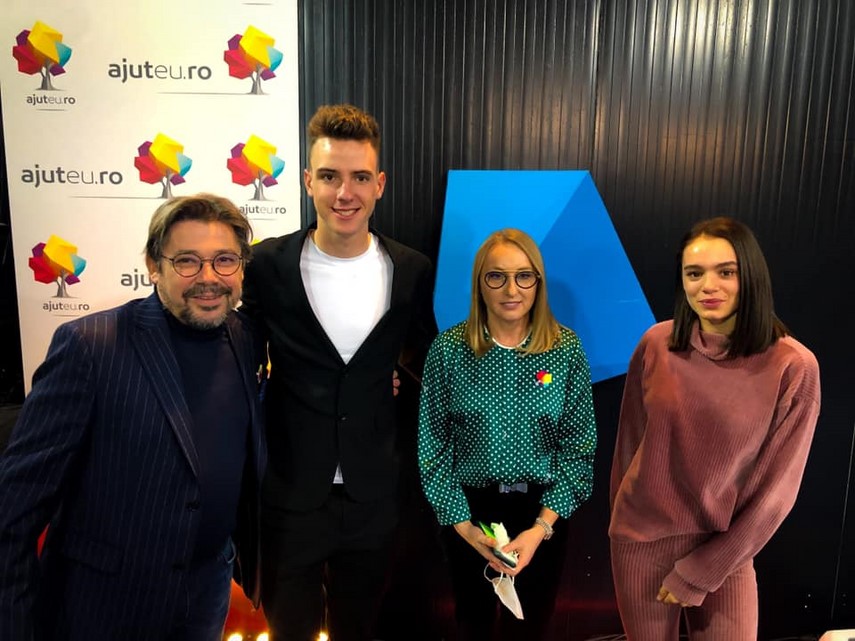 o lectie de bunatate surpriza pe doua roti pentru ciclistul campion mihnea harasim din valu lui traian o lectie de bunatate surpriza pe doua roti pentru ciclistul campion mihnea harasim din valu lui traian