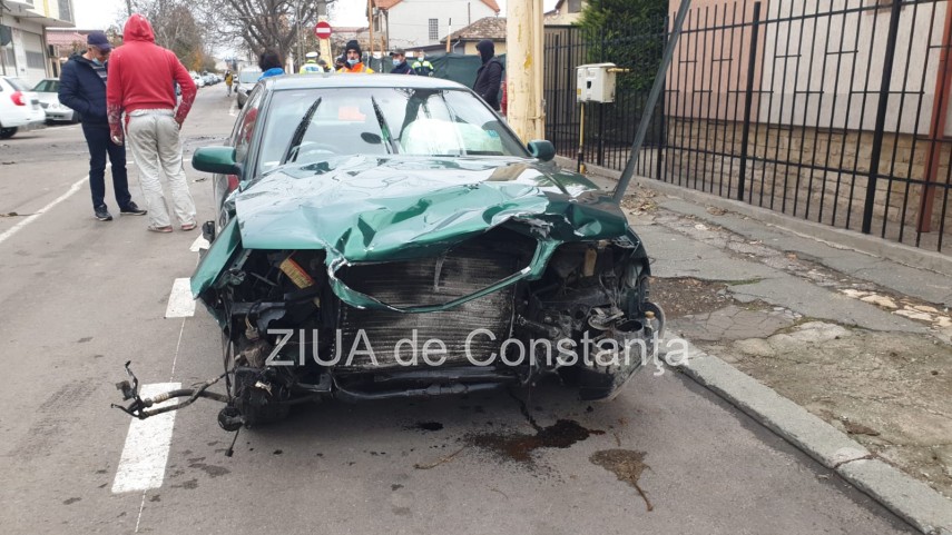 constanta accident rutier pe strada baba novac un autoturism a intrat intr o cladire video 734946 constanta accident rutier pe strada baba novac un autoturism a intrat intr o cladire video 734946