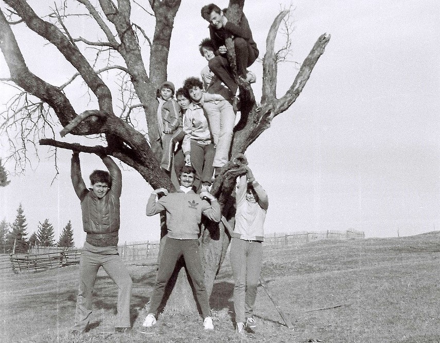 ani intregi le a fost profesor tatal antrenorului octavian tileaga lectii de matematica in cantonamente ani intregi le a fost profesor tatal antrenorului octavian tileaga lectii de matematica in cantonamente
