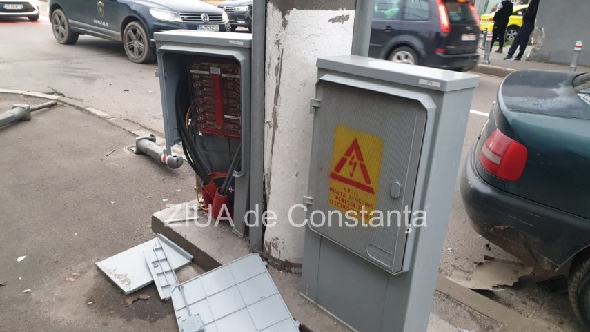 accident rutier la intersectia strazilor portitiei cu frunzelor 735654 accident rutier la intersectia strazilor portitiei cu frunzelor 735654