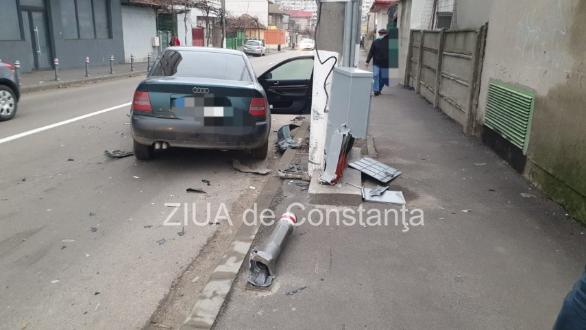 accident rutier la intersectia strazilor portitiei cu frunzelor 735654 accident rutier la intersectia strazilor portitiei cu frunzelor 735654