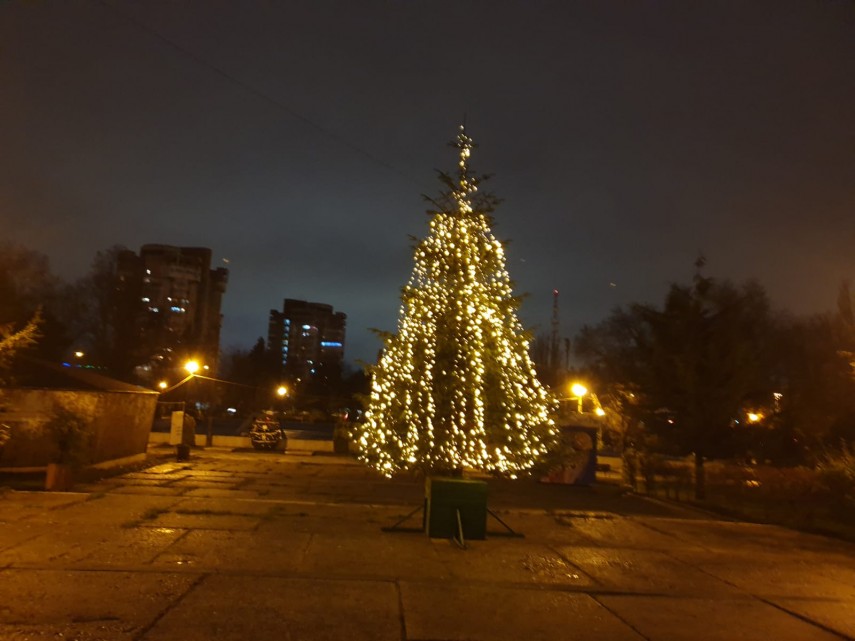 parcul de la gara constanta impodobit de un lant de hipermarket uri 736116 parcul de la gara constanta impodobit de un lant de hipermarket uri 736116