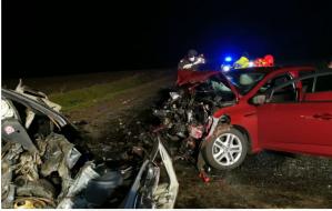 Tragedia nopții. Accident rutier grav la Strunga-Iași. Patru victime. Doi morți. Mașinile s-au zdrobit efectiv (galerie foto) 