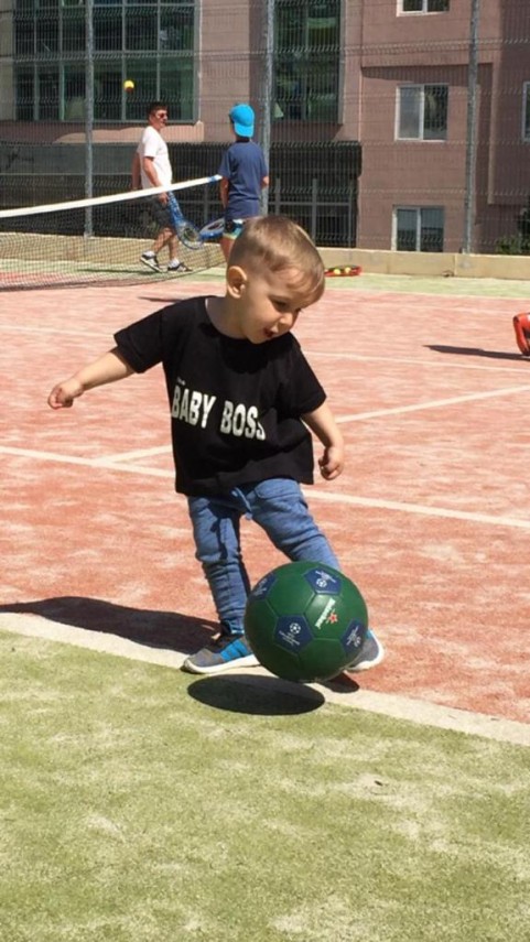 joshua ruse de la academia hagi la cinci ani un pusti indragostit de fotbal a descifrat tainele touchball joshua ruse de la academia hagi la cinci ani un pusti indragostit de fotbal a descifrat tainele touchball