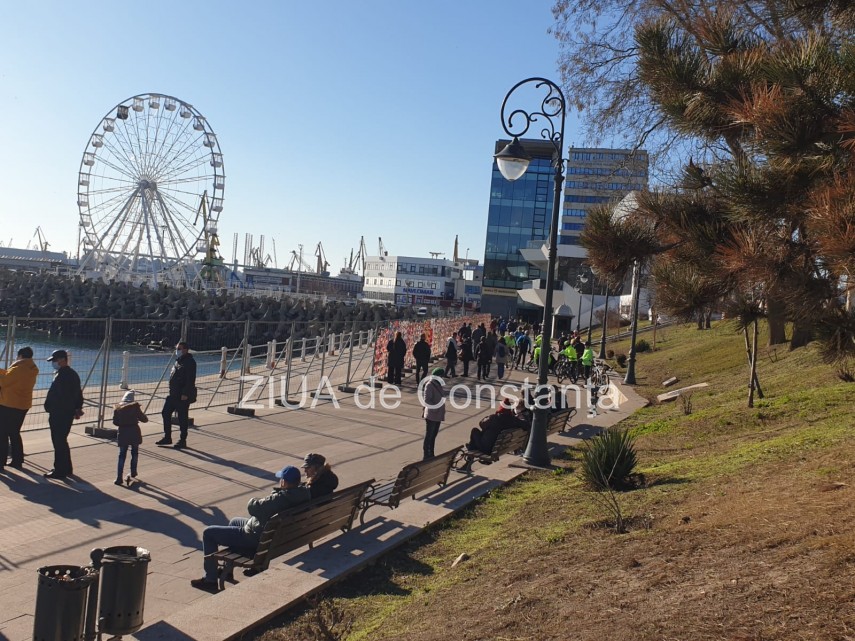 aglomeratie pe faleza cazinoului din constanta in ultima zi de carantina 736815 aglomeratie pe faleza cazinoului din constanta in ultima zi de carantina 736815