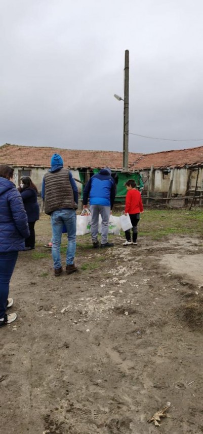 constantaestebine membrii asociatiei la pieptul mamei le au inveselit sarbatorile copiilor din ciocarlia constantaestebine membrii asociatiei la pieptul mamei le au inveselit sarbatorile copiilor din ciocarlia