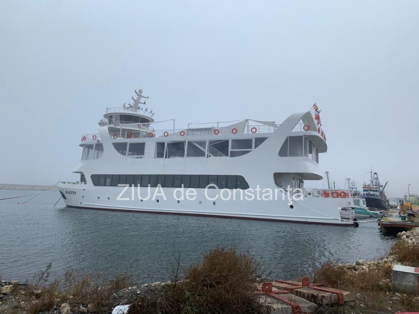 ultima fita pe litoralul marii negre alezzi clubul plutitor cu petreceri intre mamaia si constanta imagini ultima fita pe litoralul marii negre alezzi clubul plutitor cu petreceri intre mamaia si constanta imagini