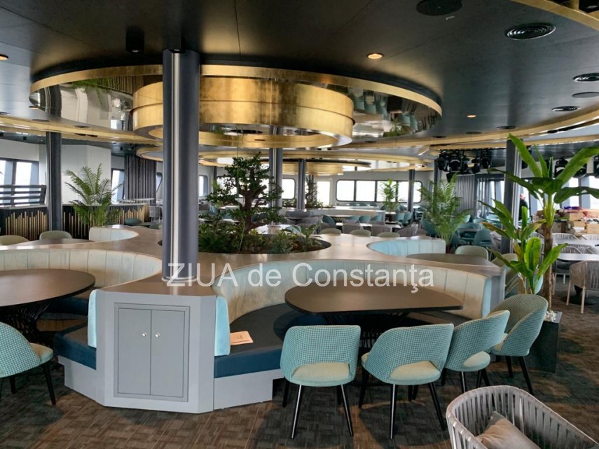 ultima fita pe litoralul marii negre alezzi clubul plutitor cu petreceri intre mamaia si constanta imagini ultima fita pe litoralul marii negre alezzi clubul plutitor cu petreceri intre mamaia si constanta imagini